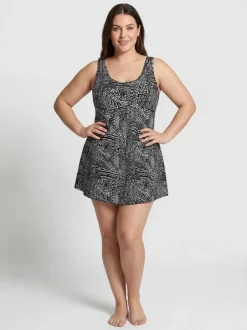 Actuelle uimapukumekko Shaina