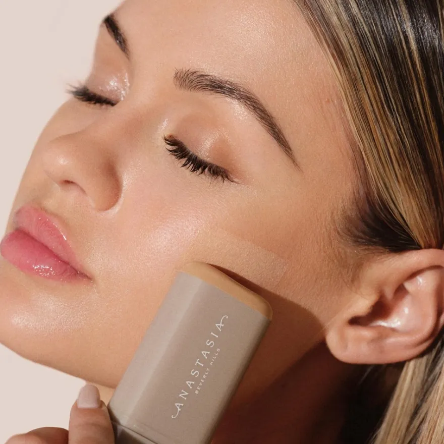 Anastasia Beverly Hills Beauty Balm Serum Boosted Skin Tint 18 g