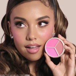 Anastasia Beverly Hills Blush Trio poskipunapaletti 9 g
