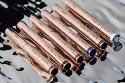 Anastasia Beverly Hills Liquid Eyeliner silmänrajauskynä 2,4 ml