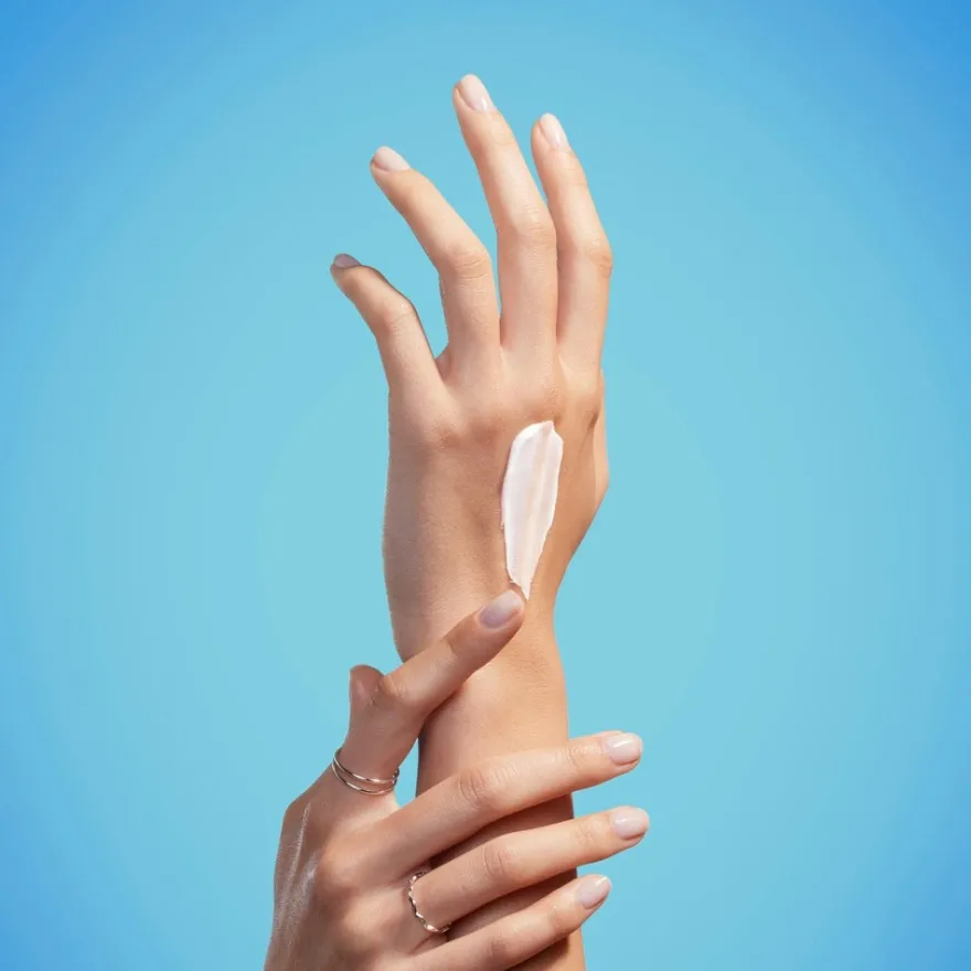 Biotherm Biomains Vitaminé Moisturizing Hand Cream käsivoide 50 ml