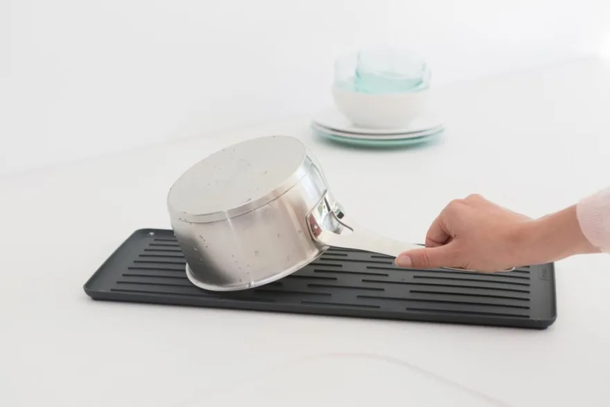 Brabantia kompakti astiankuivausteline dark grey