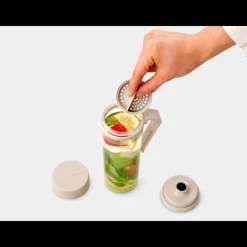 Brabantia Make & Take vesipullo siivilällä