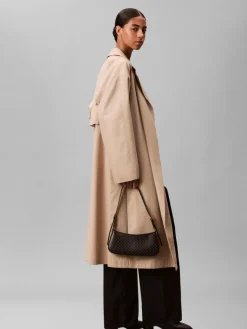 Calvin Klein Emblem aop olkalaukku