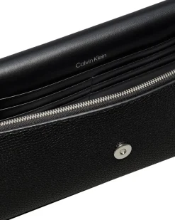 Calvin Klein Emblem hw clutch