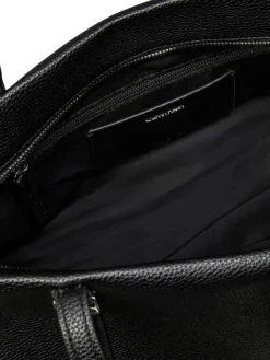 Calvin Klein Emblem hw tote olkakassi