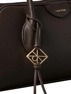 Calvin Klein Emblem olkalaukku