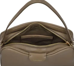 Calvin Klein Emblem trio kameralaukku