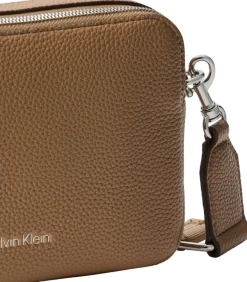 Calvin Klein Webbing 2 strap kameralaukku
