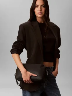 Calvin Klein Webbing 2 strap l kameralaukku