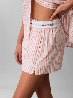 Calvin Klein yöshortsit