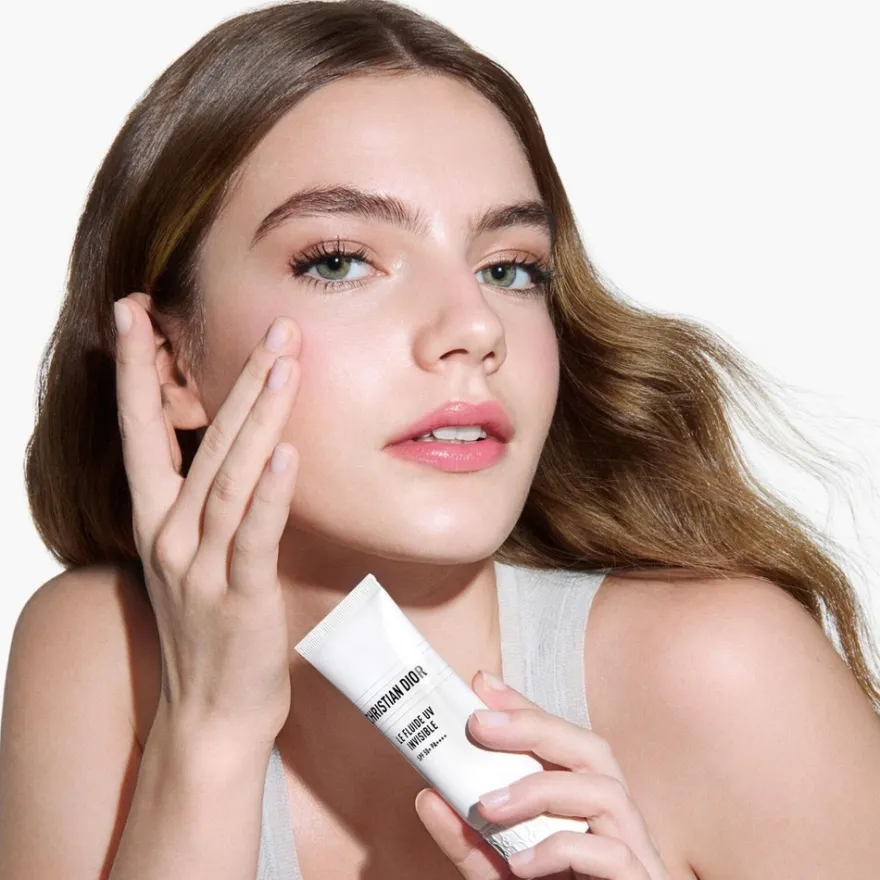 DIOR Hydrating Invisible UV Fluid SPF 50+ PA++++ Invisible UV Protection Fluid aurinkosuoja 30 ml