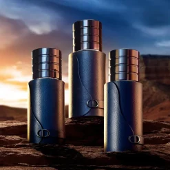 Dior Sauvage Spray For The Wild Eau de Toilette Limited Edition Bottle and Case 30 ml tuoksu + kotelo