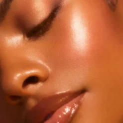 e.l.f. cosmetics Halo Glow Blush Beauty Wand poskipuna 10 ml