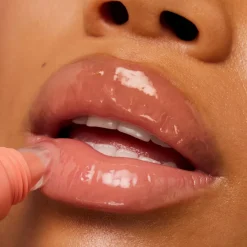 e.l.f. Glow Reviver Melting Lip Balm sävytetty huulivoide 15 g