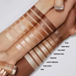 e.l.f. Halo Glow Liquid Filter korostusväri 31,5 ml