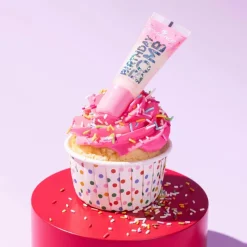 essence BIRTHDAY BOMB shiny lipgloss 01 Cake My Day! 10 ml