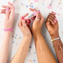 essence BIRTHDAY BOMB shiny lipgloss 01 Cake My Day! 10 ml
