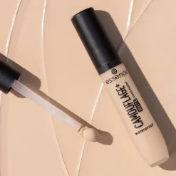 essence CAMOUFLAGE+ MATTE concealer 90 8 ml