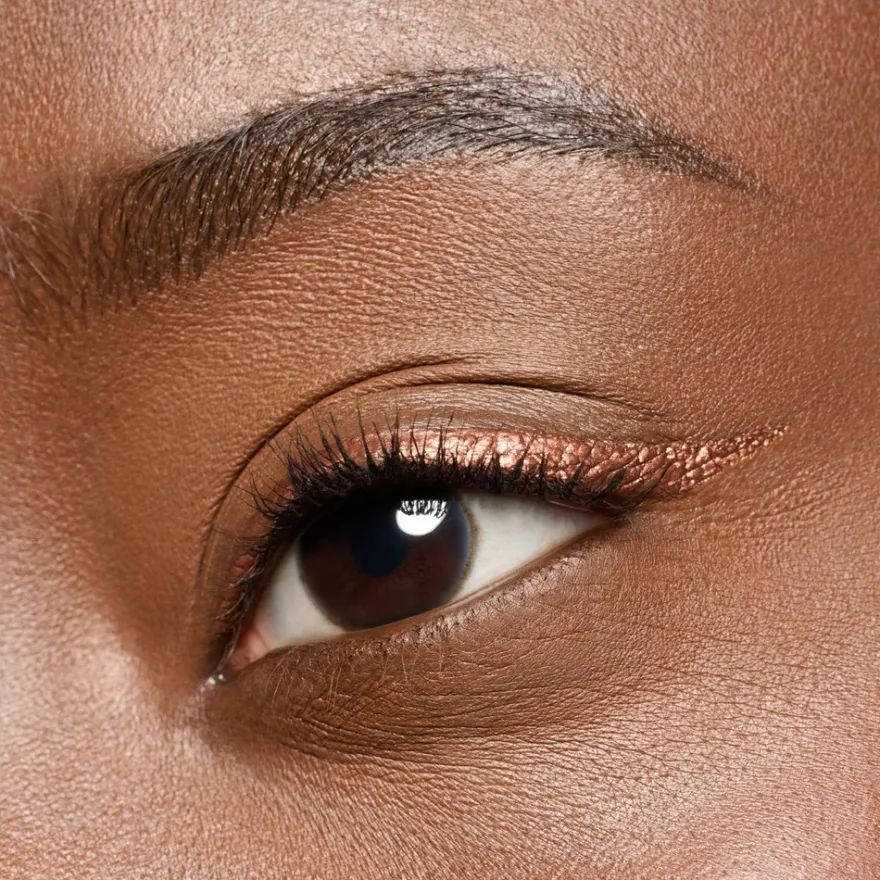essence COLOUR it! metallic liquid liner 02 Dark Cherry 3 ml