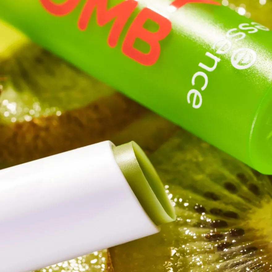 essence JUICY BOMB glossy butter balm 02 So Berry Cute 2.5 g