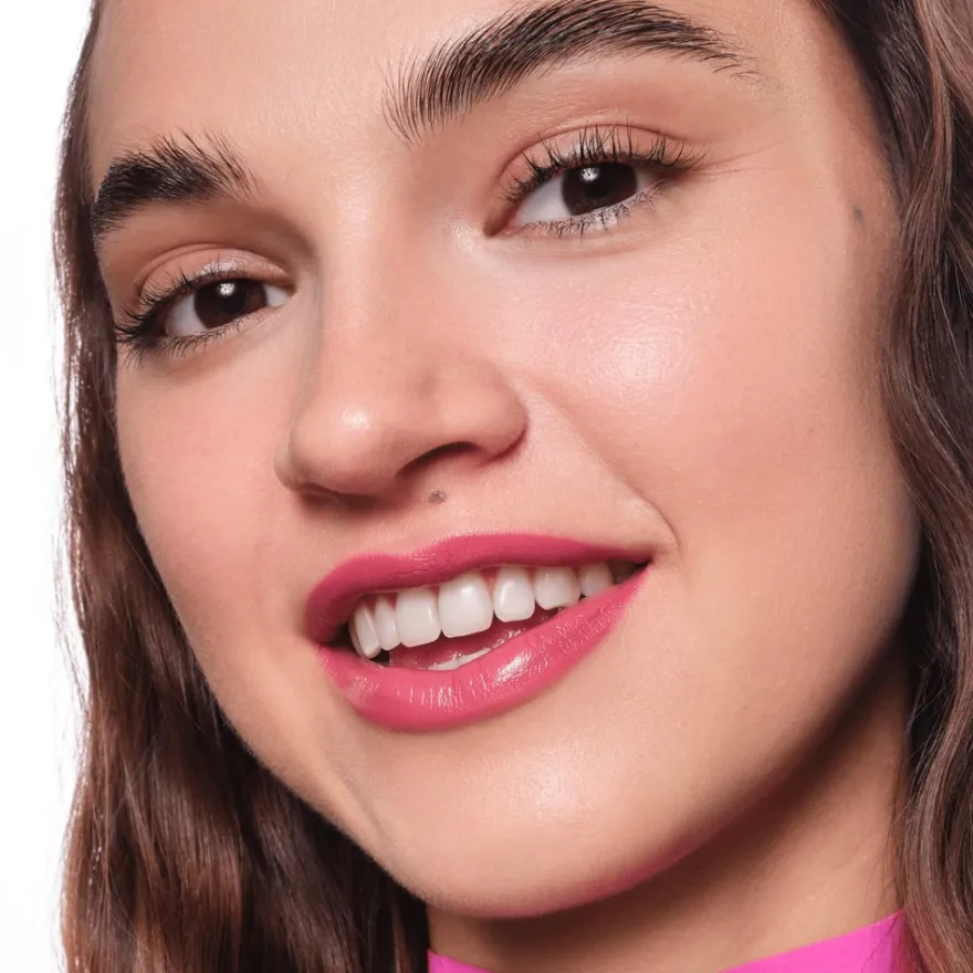 essence satin GLOW luminous shine lipstick 02 Blushin It 3.5 g
