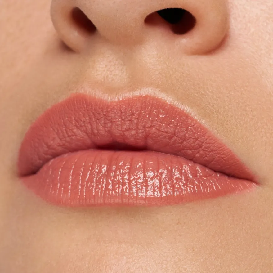 essence satin GLOW luminous shine lipstick 02 Blushin It 3.5 g