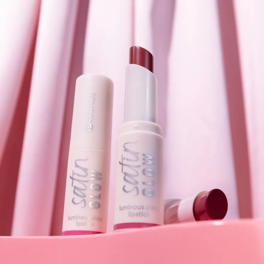 essence satin GLOW luminous shine lipstick 02 Blushin It 3.5 g