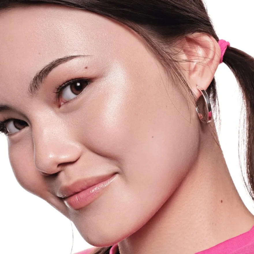 essence soft TOUCH BOUNCY GLOW 10 soft glaze 4 g