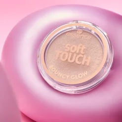 essence soft TOUCH BOUNCY GLOW 10 soft glaze 4 g