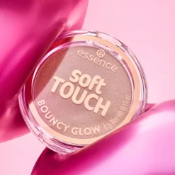 essence soft TOUCH BOUNCY GLOW 10 soft glaze 4 g