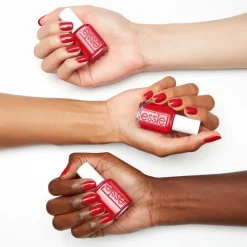 essie 61 Russian Roulette -kynsilakka 13,5ml