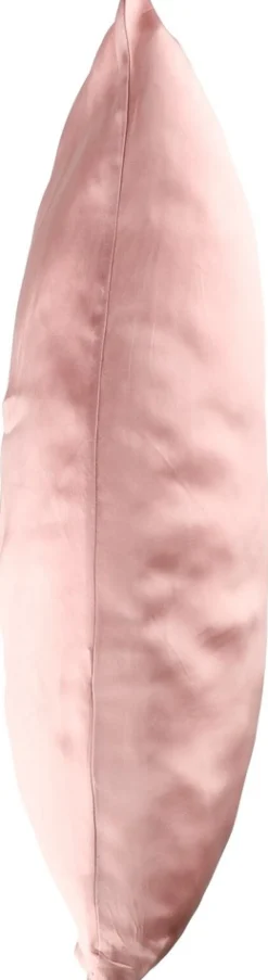 Fanni K Tyynyliina Silk 50x60 cm vaaleanpunainen