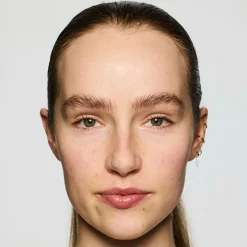 Fenty Beauty Bright Fix Instant Brightening + Blurring Powder puuteri 8.50g