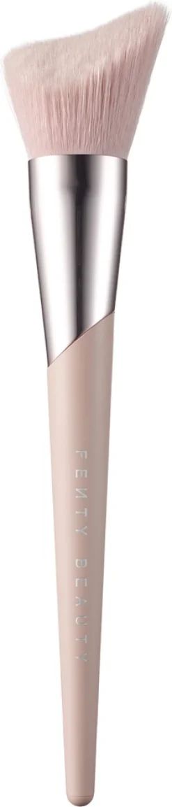 Fenty Beauty Brush & Tools Cheek-hugging Bronzer Brush sivellin