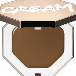 Fenty Beauty Cheeks Out Freestyle Cream Bronzer voidemainen aurinkopuuteri 6,23 g