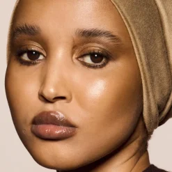 Fenty Beauty Cheeks Out Freestyle Cream Bronzer voidemainen aurinkopuuteri 6,23 g