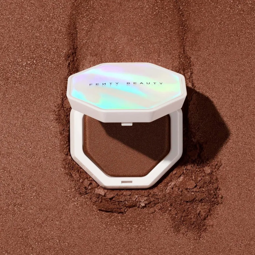 Fenty Beauty Demi'Glow Light-Diffusing Highlighter korostuspuuteri 3,5 g