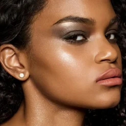 Fenty Beauty Diamond Bomb All Over Diamond Veil hohdepuuteri 8 g