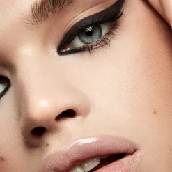 Fenty Beauty Flypencil Longwear Pencil Eyeliner pitkäkestoinen silmänrajausväri 3 g