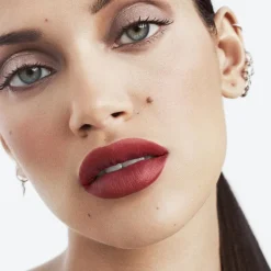 Fenty Beauty Icon Velvet Liquid Lipstick nestemäinen huulipuna 5,5 g