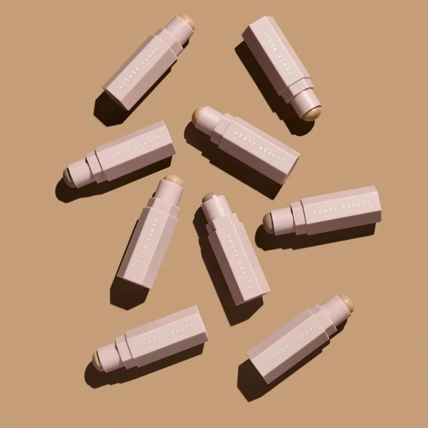 Fenty Beauty Match Stix Matte Contour Skinstick varjostuspuikko 7,1 g