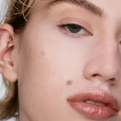 Fenty Beauty We're Even Hydrating Longwear Concealer peitevoide 8 ml
