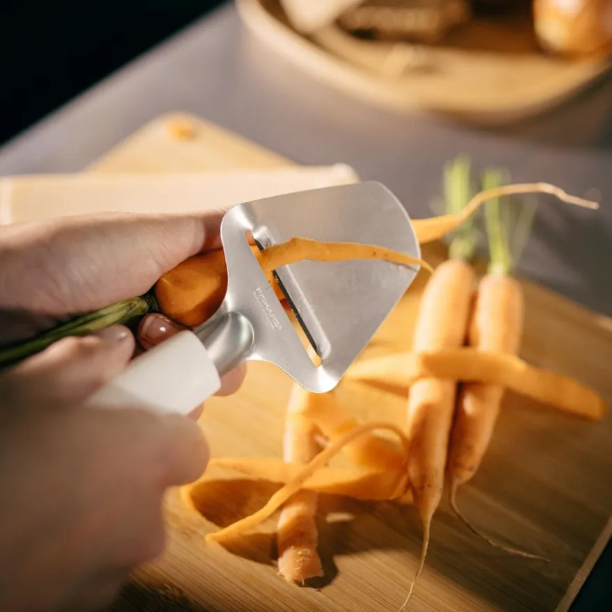 Fiskars FF Juustohöylä kovalle juustolle