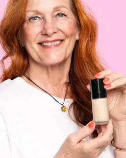 Flow Cosmetics Lightweight Foundation - Warm Tan 30ml meikkivoide