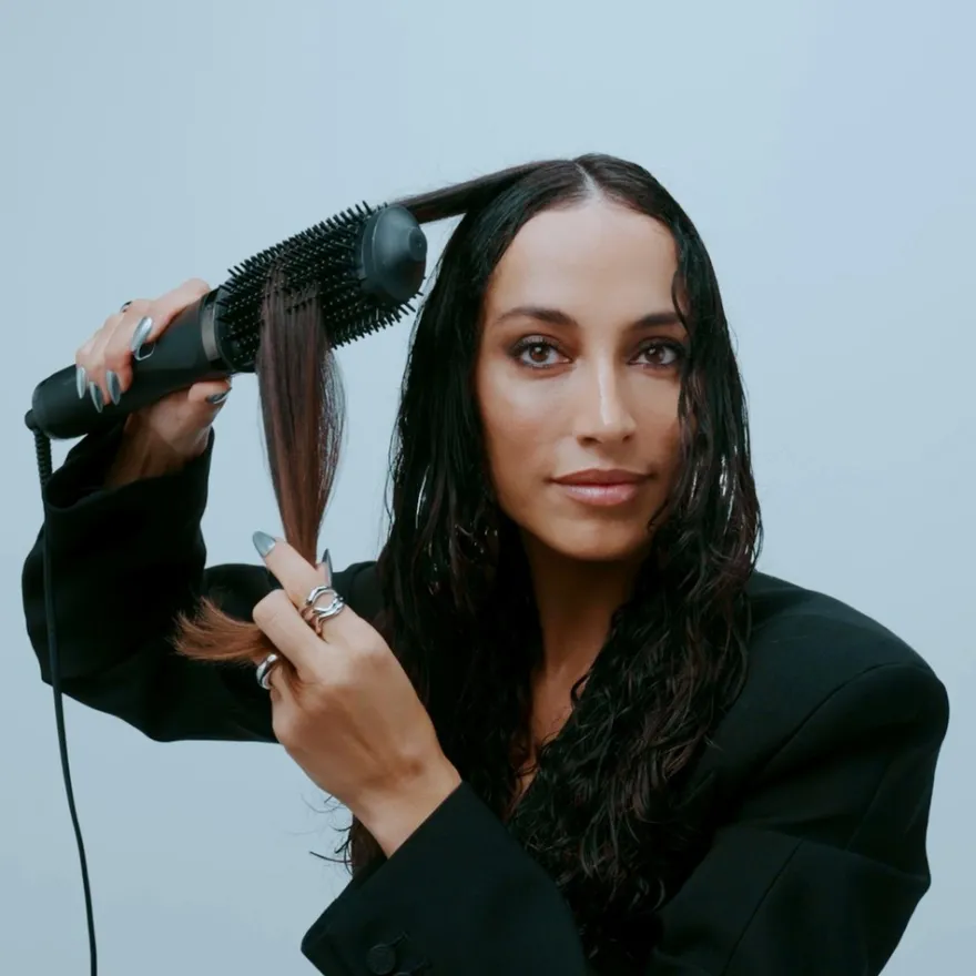 ghd Duet Blow Dry 2-in-1 Hair Dryer Brush Black lämpökiharrin