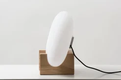 Innolux kirkasvalo Lempi 25W Led, opaalivalk kupu sekä mattalakattu massiivisaarni jalusta