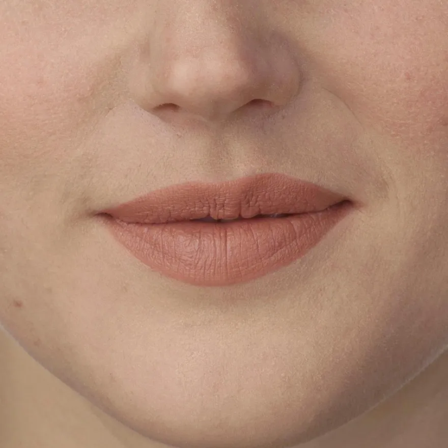 Isadora Perfect Moisture Lipstick huulipuna 151 Precious Rose 4 g