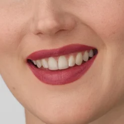 Isadora Perfect Moisture Lipstick huulipuna 151 Precious Rose 4 g