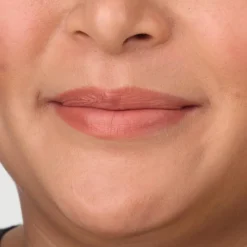 Isadora Perfect Moisture Lipstick huulipuna 151 Precious Rose 4 g